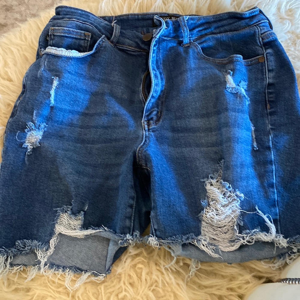 Judy blue distressed denim shorts